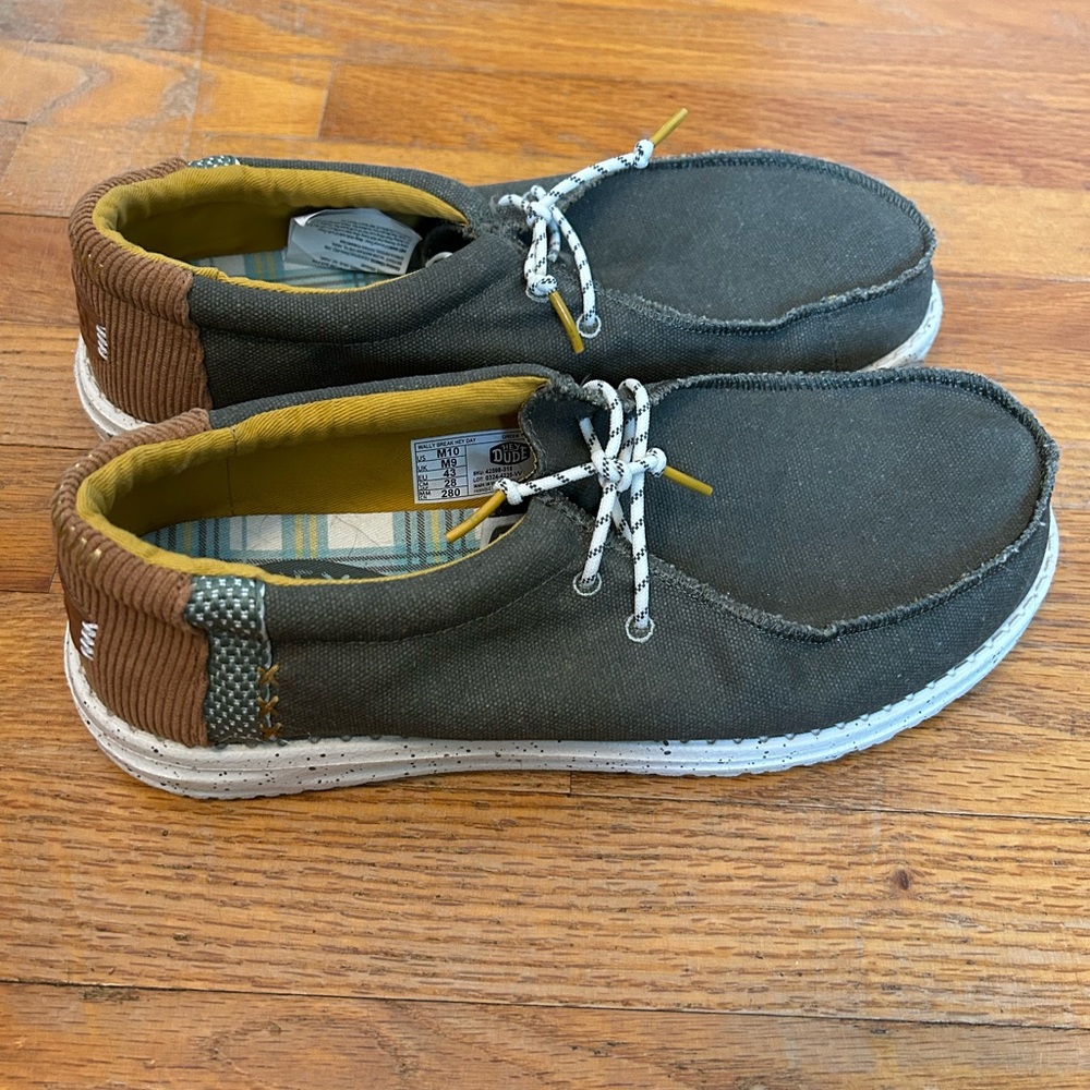 Hey Dude Men's Loafers Olive Green & Brown Lightweight Shoes Wally Break